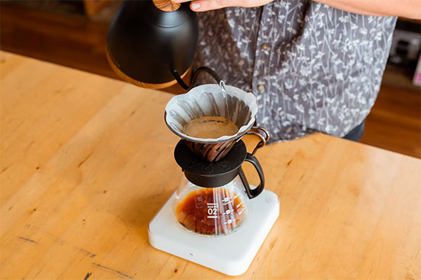 Making Coffee with Pour Over