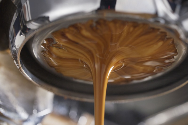 Make espresso coffee without an espresso machine at home